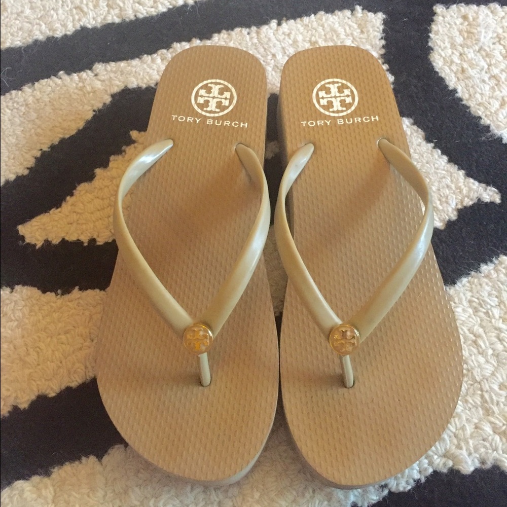 Tory Burch Wedge flip flop tan- 6